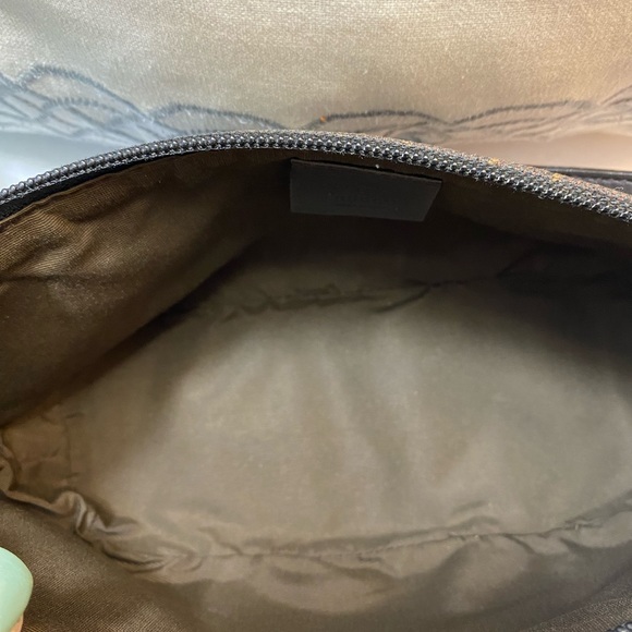 GUCCI CANVAS BOAT BAG - Picture 6 of 13